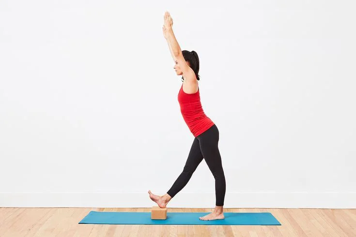 Standing-hamstring-stretch-one-leg