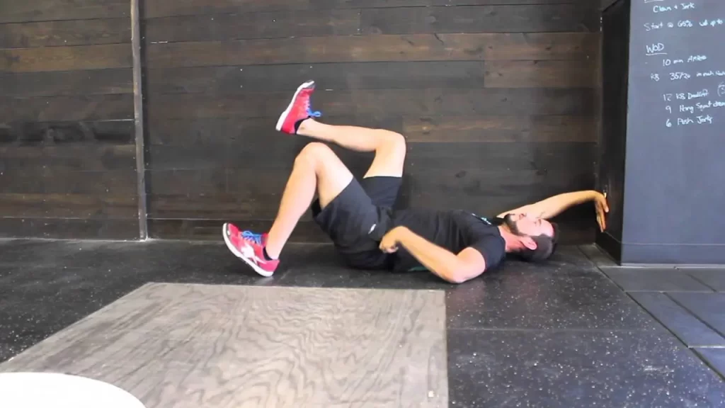 Supine-Core-Strengthening-with-Leg-Draw