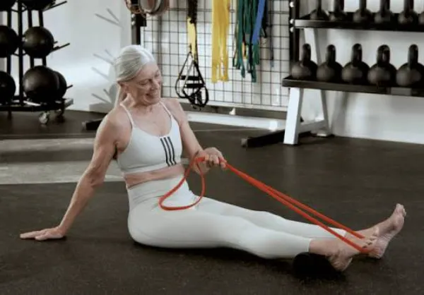 Elastic band pull